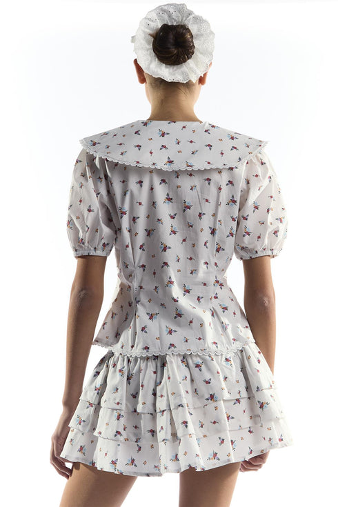 Blouse with Oversized Collar and Tie in White Floral
