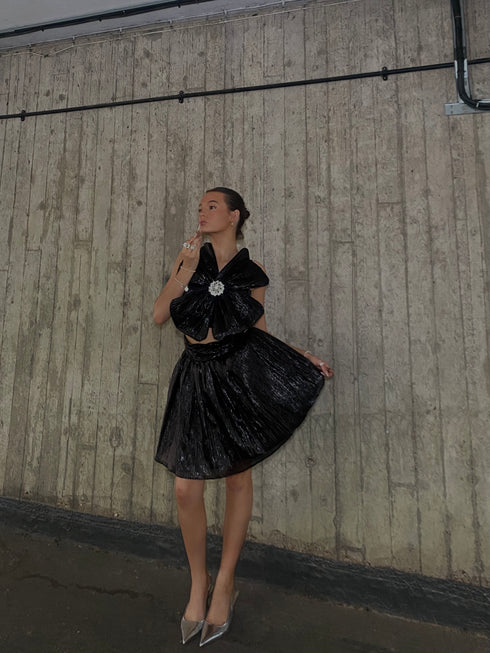 Florence 3D Flower Crop-Top - Black